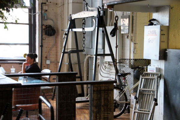 Café in Dumbo / Brooklyn Roasting Company